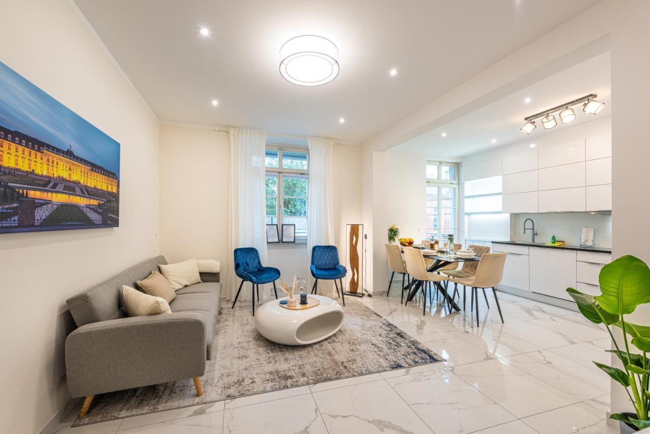 Vivid Luxury Apartment Ludwigsburg - Bluehendes Barock-Forum-Schloss-Modern Buitenkant foto